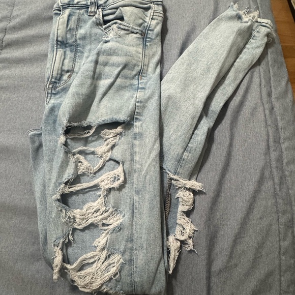 American Eagle Distressed Light Blue Jeans - Picture 2 of 4